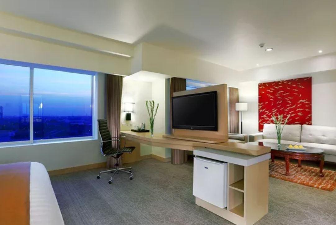 Golden City Hotel And Convention Center - Chse Certified Semarang Extérieur photo
