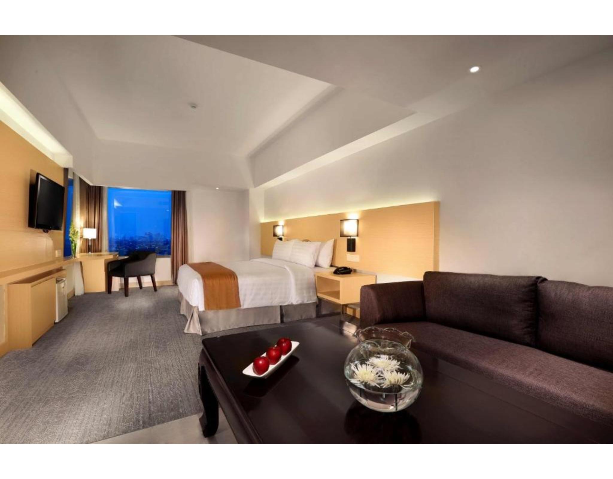 Golden City Hotel And Convention Center - Chse Certified Semarang Extérieur photo