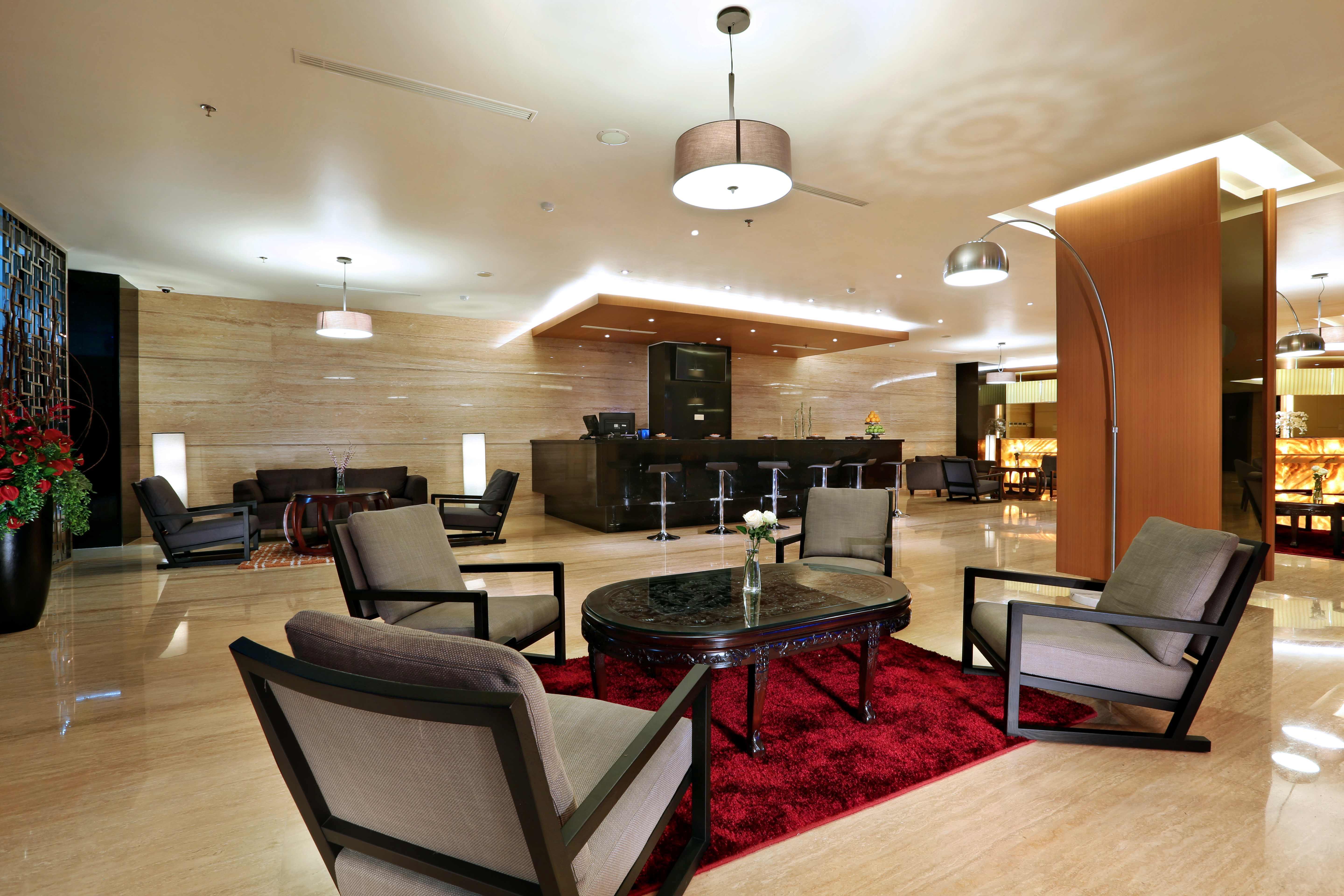 Golden City Hotel And Convention Center - Chse Certified Semarang Extérieur photo