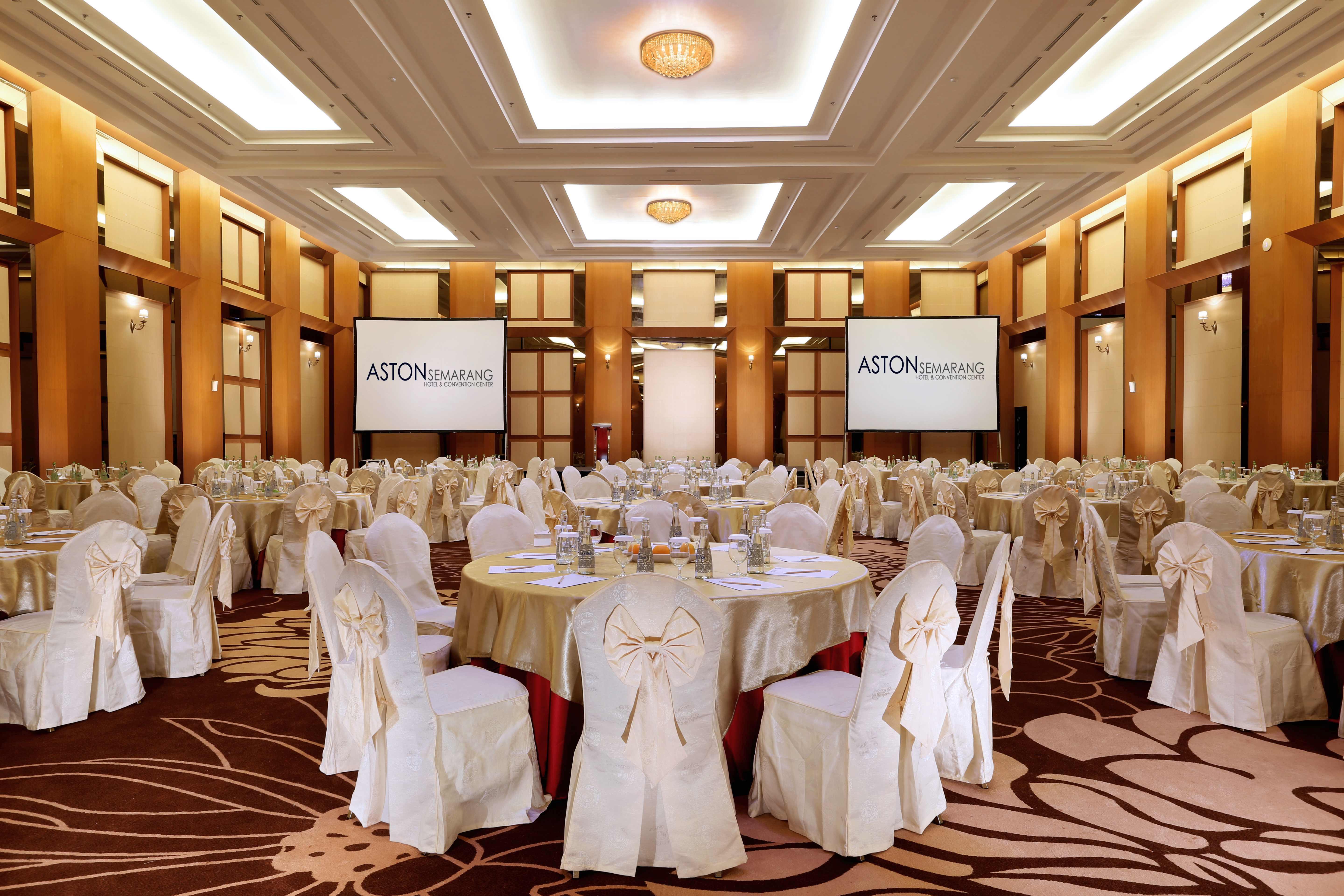 Golden City Hotel And Convention Center - Chse Certified Semarang Extérieur photo