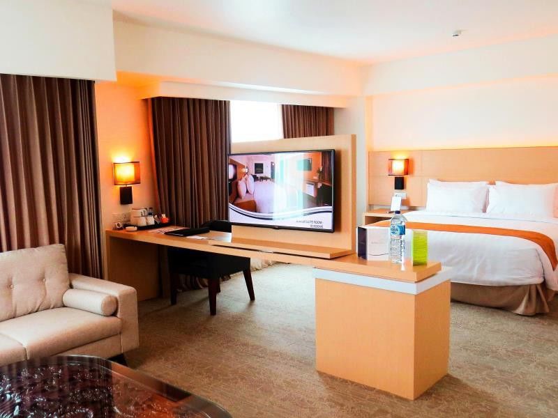 Golden City Hotel And Convention Center - Chse Certified Semarang Extérieur photo