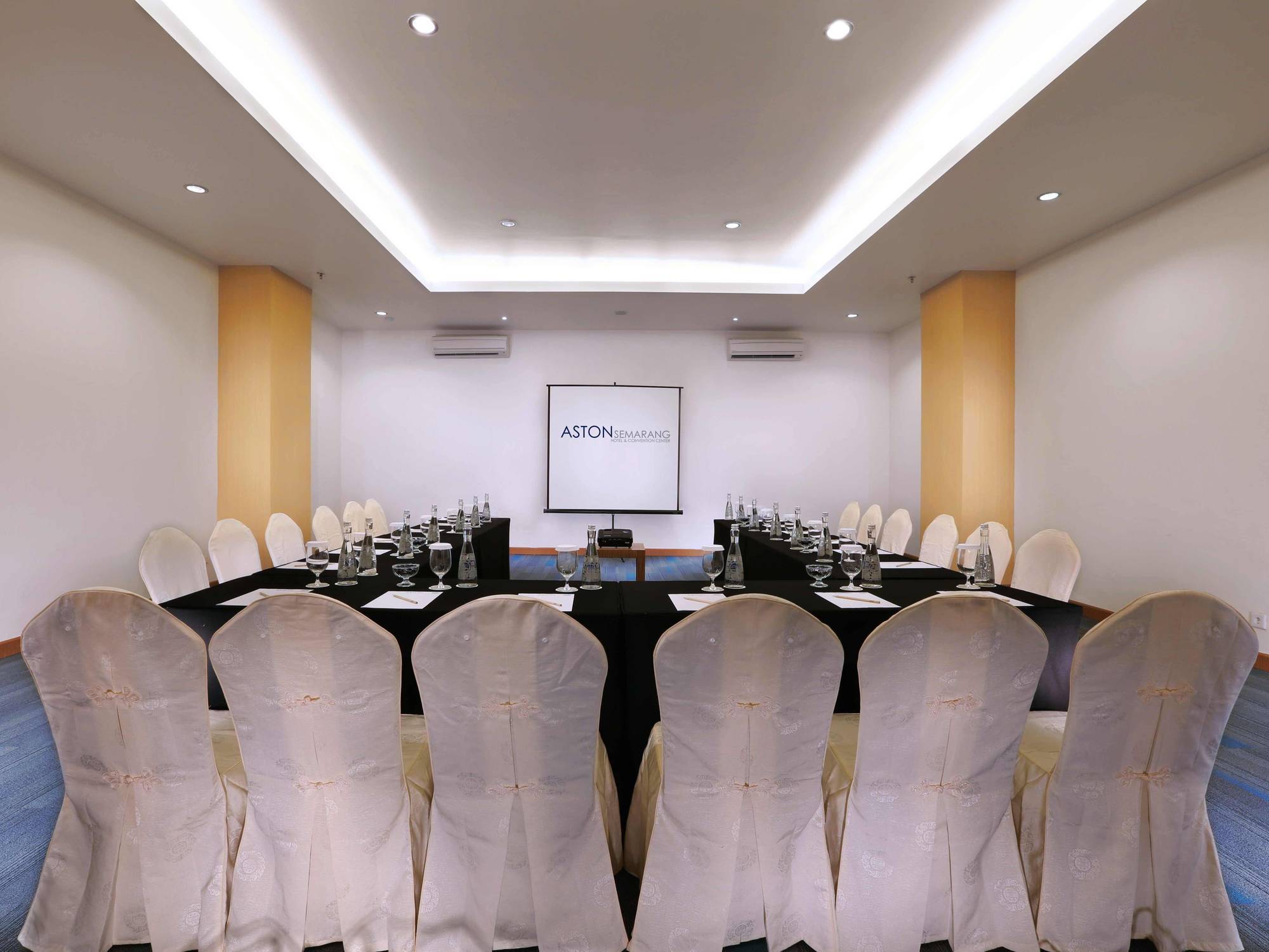 Golden City Hotel And Convention Center - Chse Certified Semarang Extérieur photo
