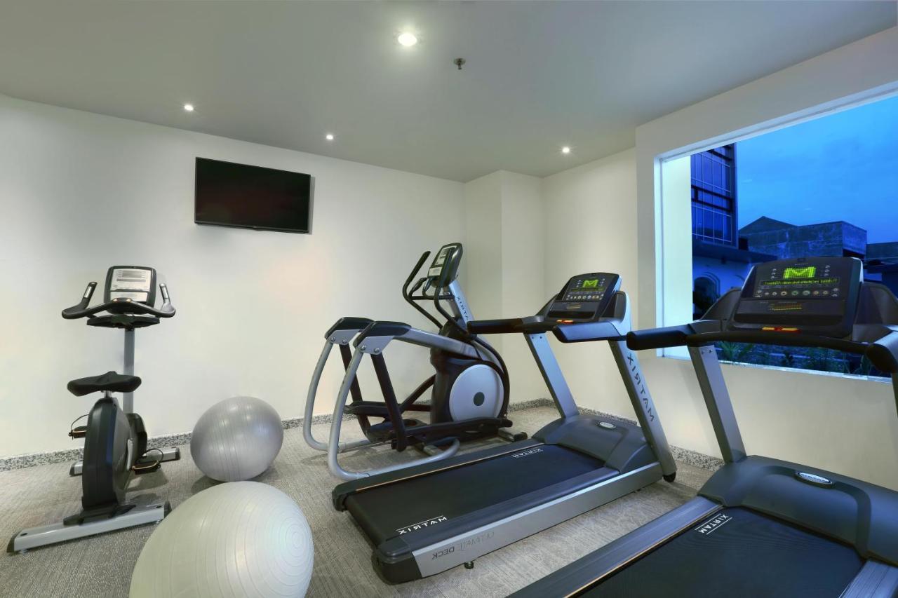 Golden City Hotel And Convention Center - Chse Certified Semarang Extérieur photo